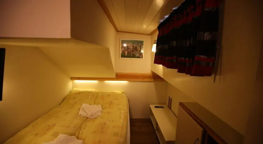 Hotelboot Allure