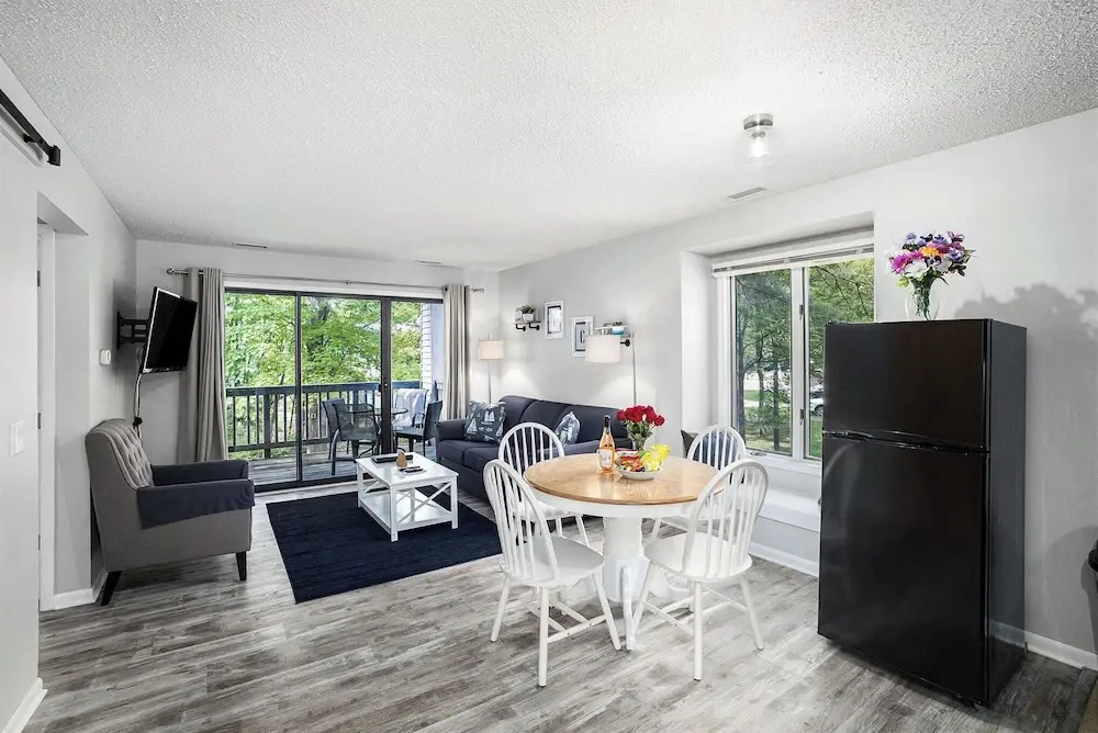 Stylish The Shores Condo Private Beach Wviews 5716