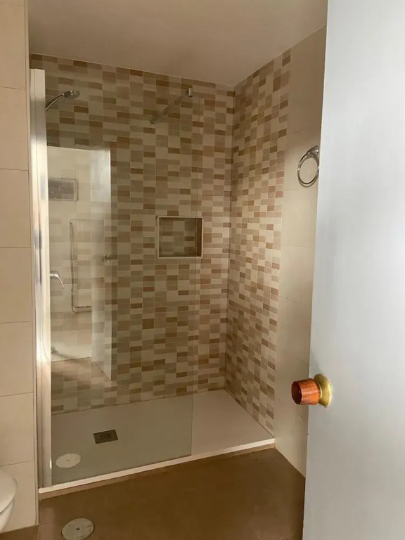 Apartamento De 1 Dormitorio, Edificio Penibtico