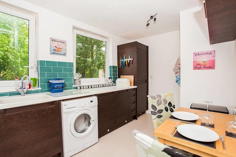 Modern 2 Bedroom Flat in Stoke Newington