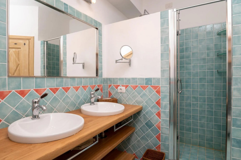 The Tavolara apartment is a very spacious three-room apartment (about 100 square meters) consisting-Tavolara