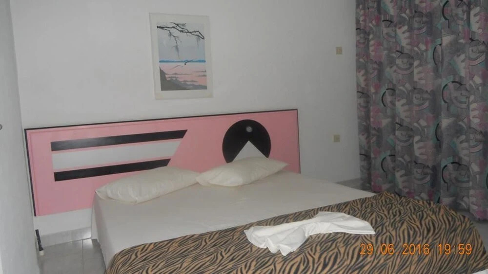 Dimis Studios and Apartments