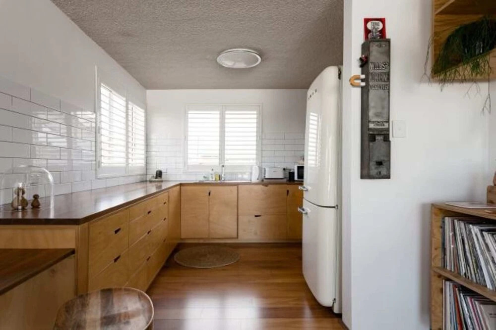 Re-imagined Urban Flat With Skyline View Balcony
