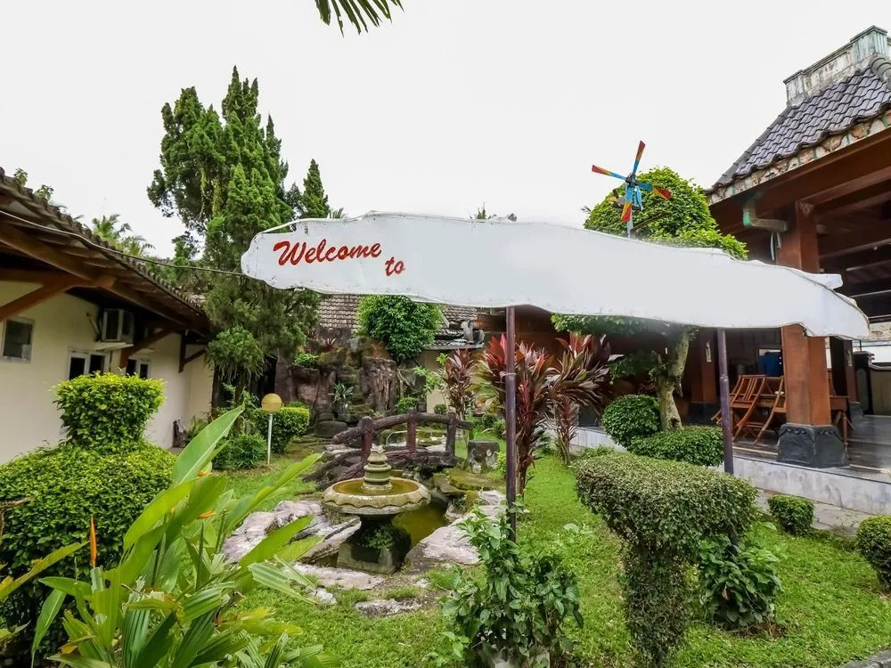 Nida Rooms 9 Kraton Tugu Railway Station at Hotel Queen Star