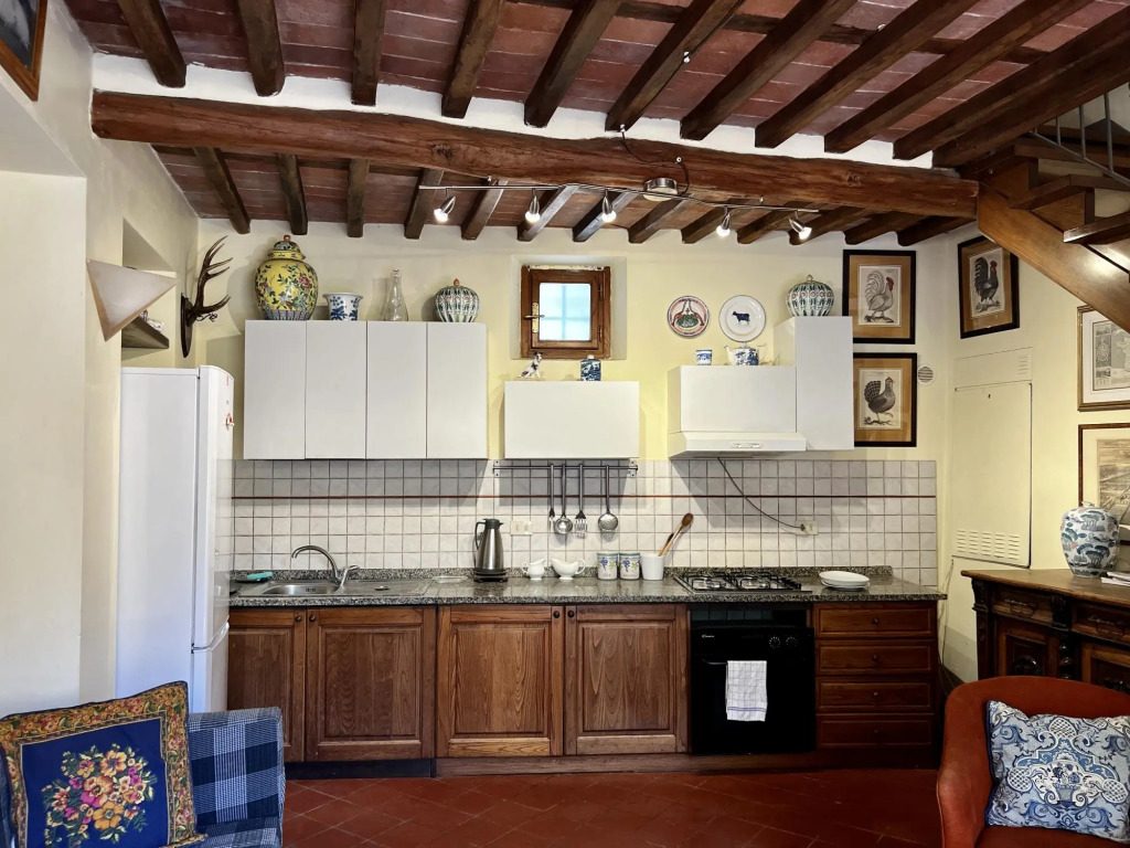 Villa Michaela, New Listing! Spacious Villa, exclusive venue with Pool, Chapel and Tennis courts