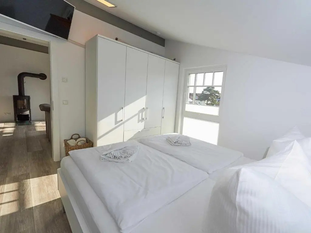 Villa "Düne 4" in Binz - WG7 "Strandmuschel" mit Balkon strandnah