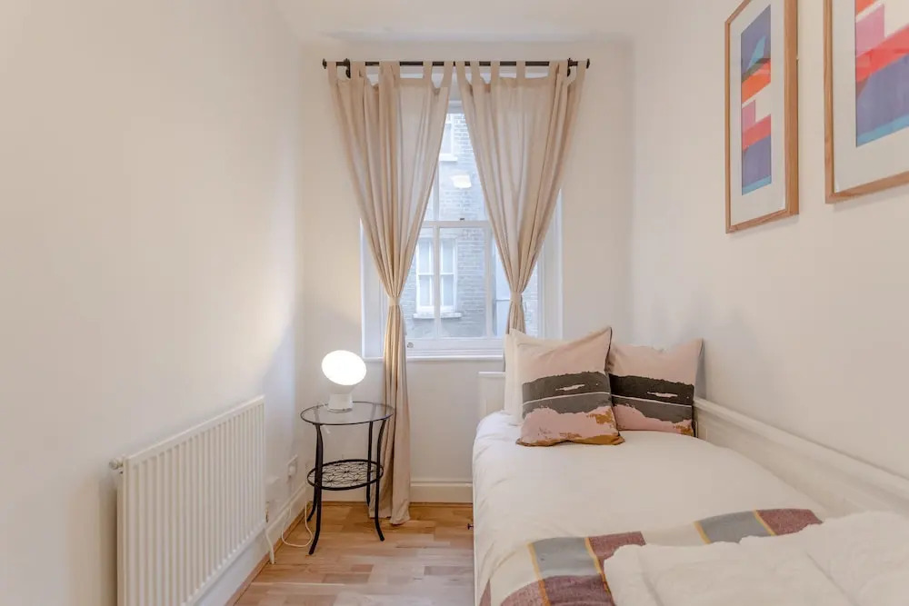 Charming 2 Bedroom Property in Clapham