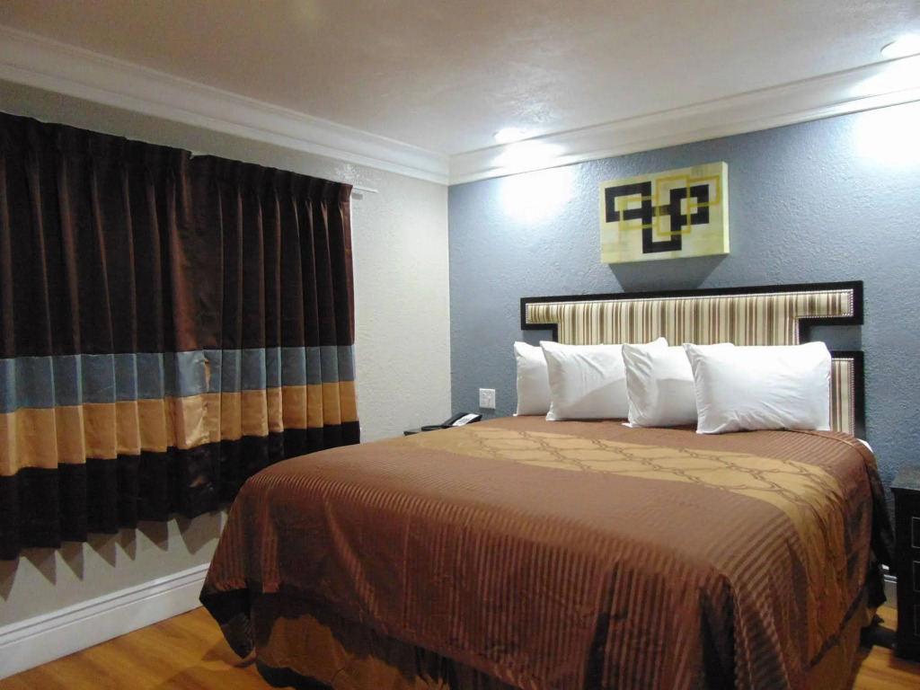 Budget Inn