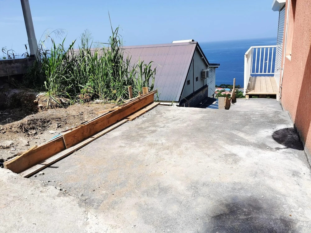 House With 2 Bedrooms In Bouillante With Furnished Terrace And Wifi 500 M From The Beach