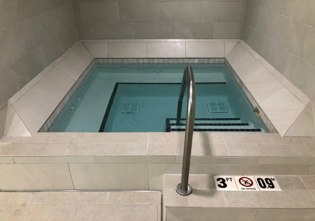 Holiday Inn Express Hotel & Suites Minneapolis-Downtown Convention Center by IHG