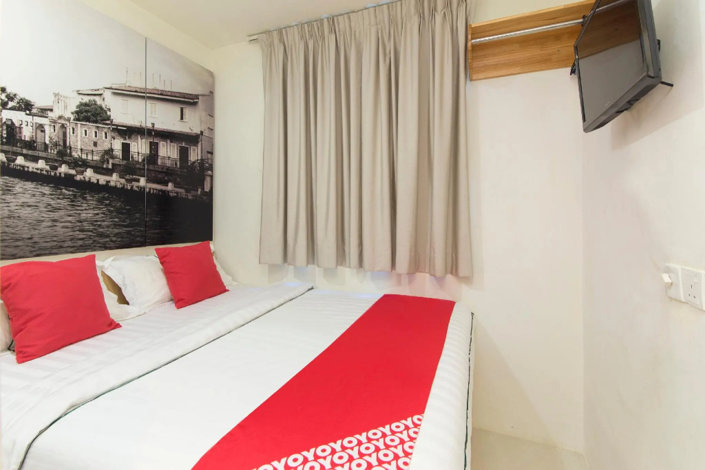 OYO 324 Johnshun Hotel
