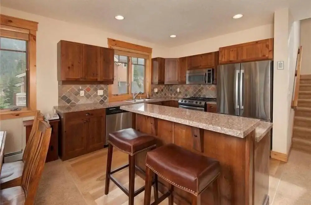 Private 3 Bedroom Townhome Located in East Keystone With Access to a Firepit, Hot Tub, and Billiards