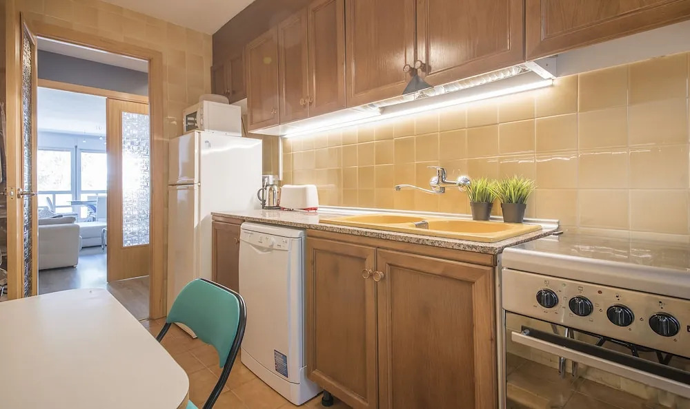 Ampolla Apartment TVL 18