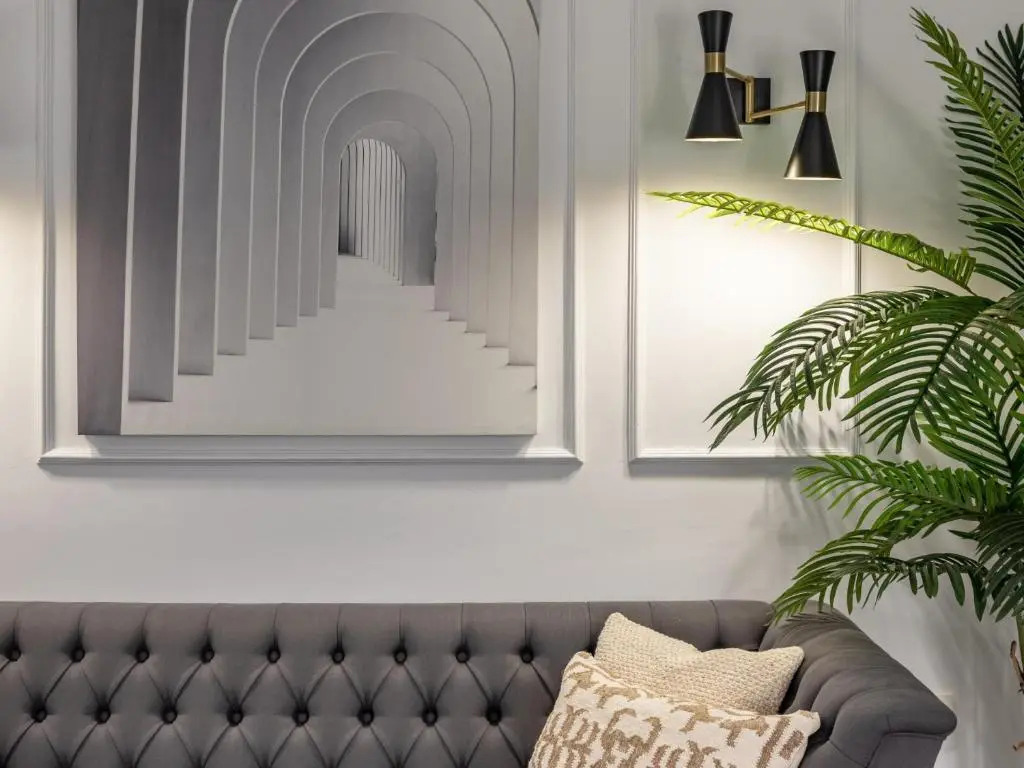Central stylish and elegant 1 & 2 BR apartments III