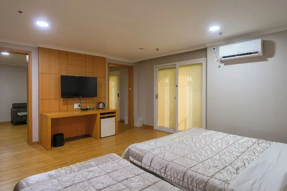 Bugok Royal Tourist Hotel
