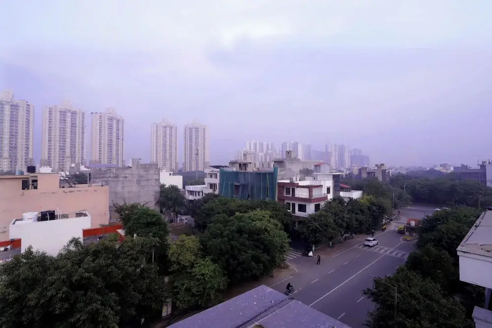 Hotel Noida Nest 105
