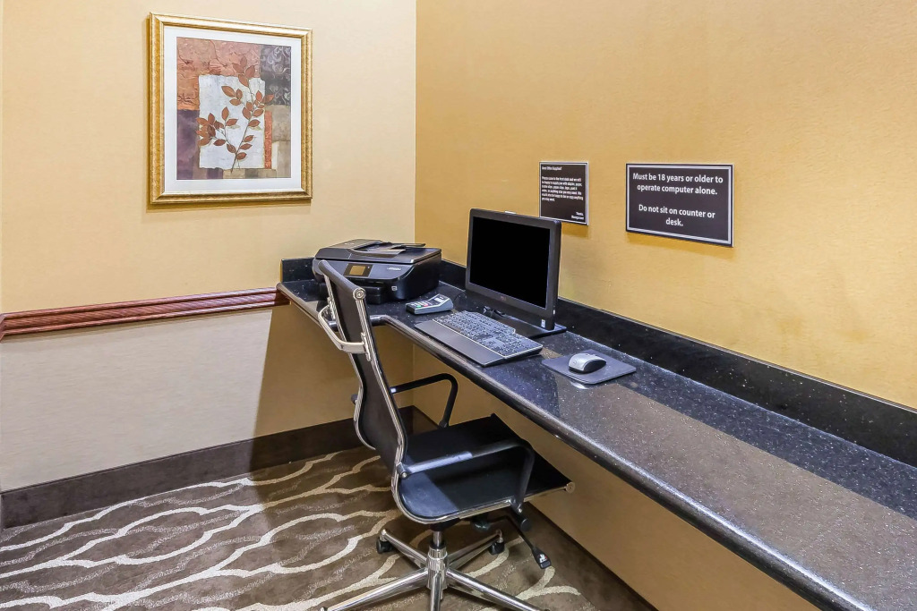 Comfort Suites Yukon - SW Oklahoma City