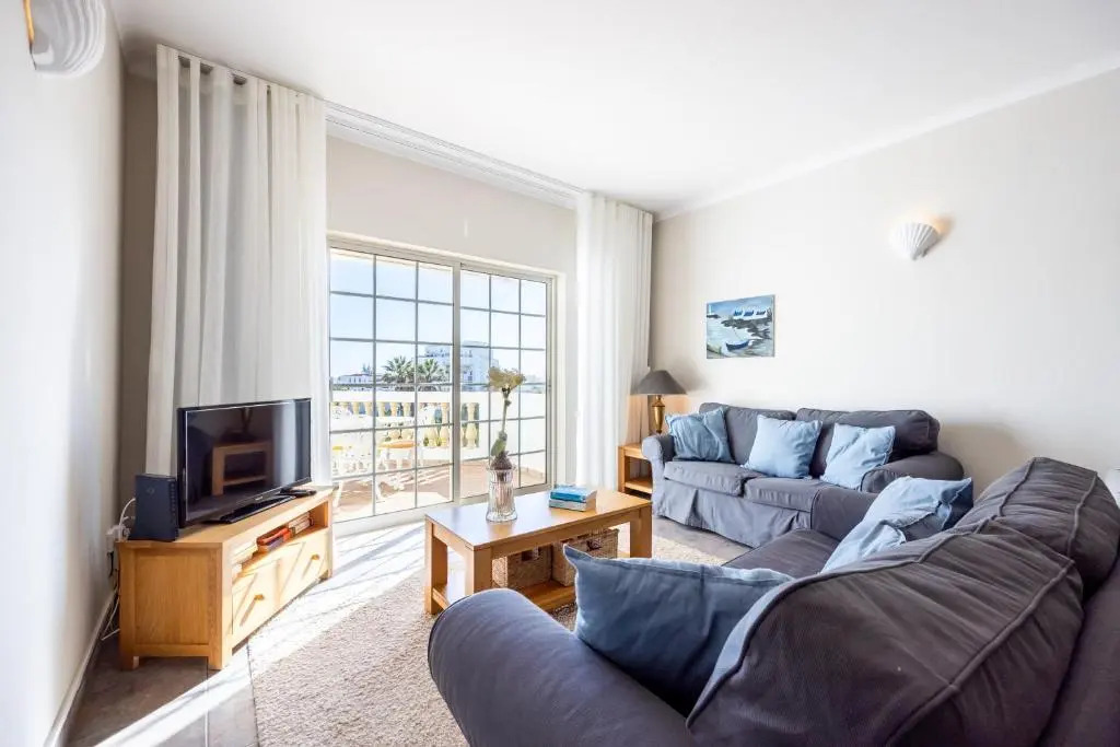 CoolHouses Algarve Luz, 1 bed penthouse flat w/ sea views. Fiji 11