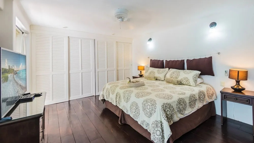 Royal Palms 5 2 Bedroom Condo by RedAwning