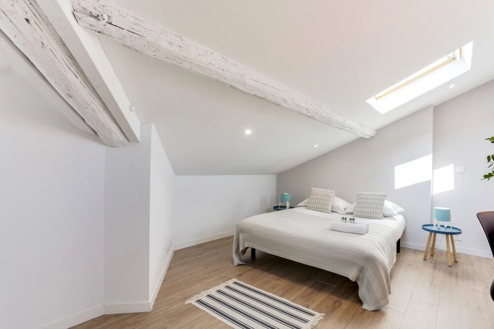 Wonderful 2 Bedrooms, Place de la Comédie