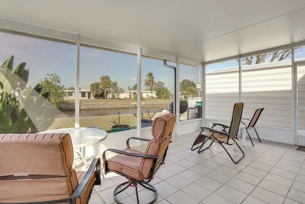 Waterfront Gulf Access Beach House w Lainai