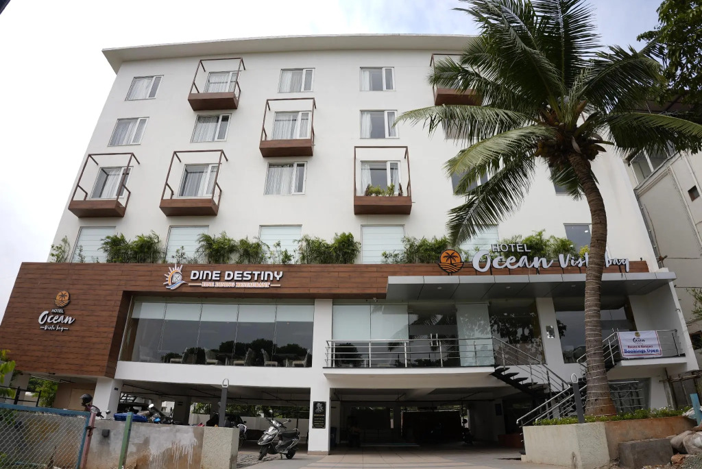 HOTEL OCEAN VISTA BAY