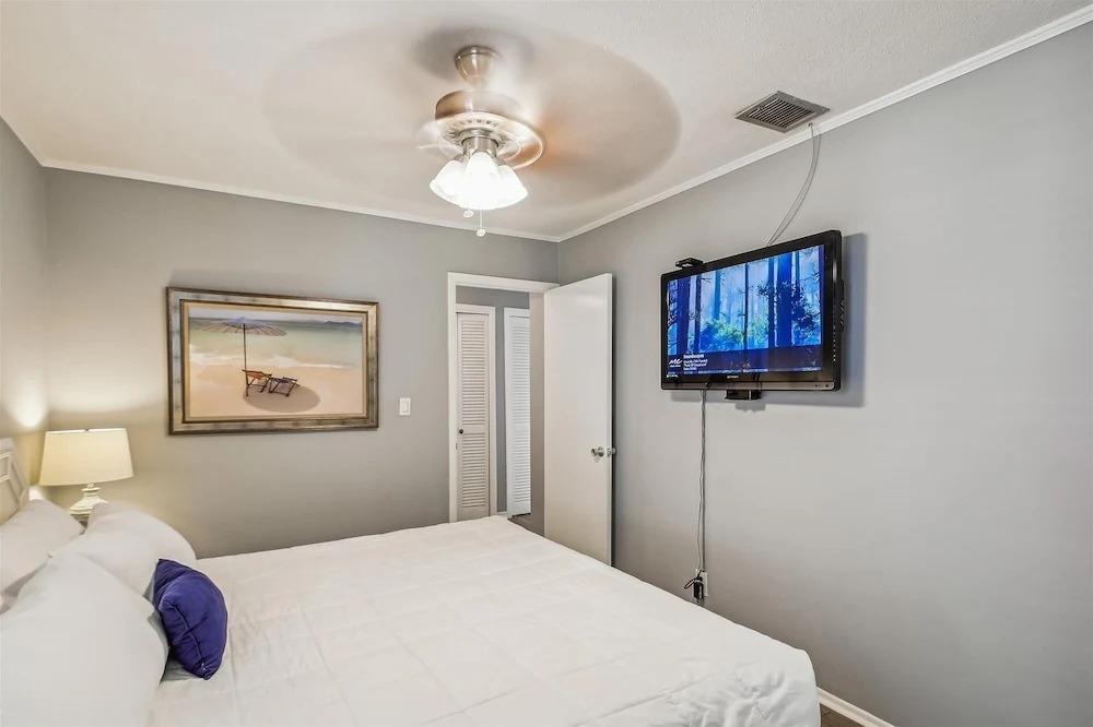 Sandpiper Cove 1030 1 Bedroom Condo by RedAwning