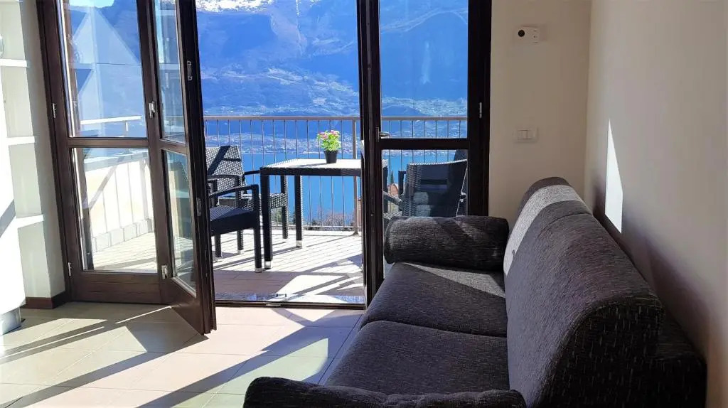La Quiete 58 Maisonette Lake view by Gardadomusmea