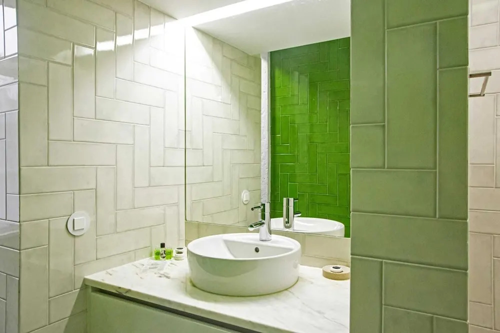 Colourful and Tasteful 2bedroom Apartment in Graça