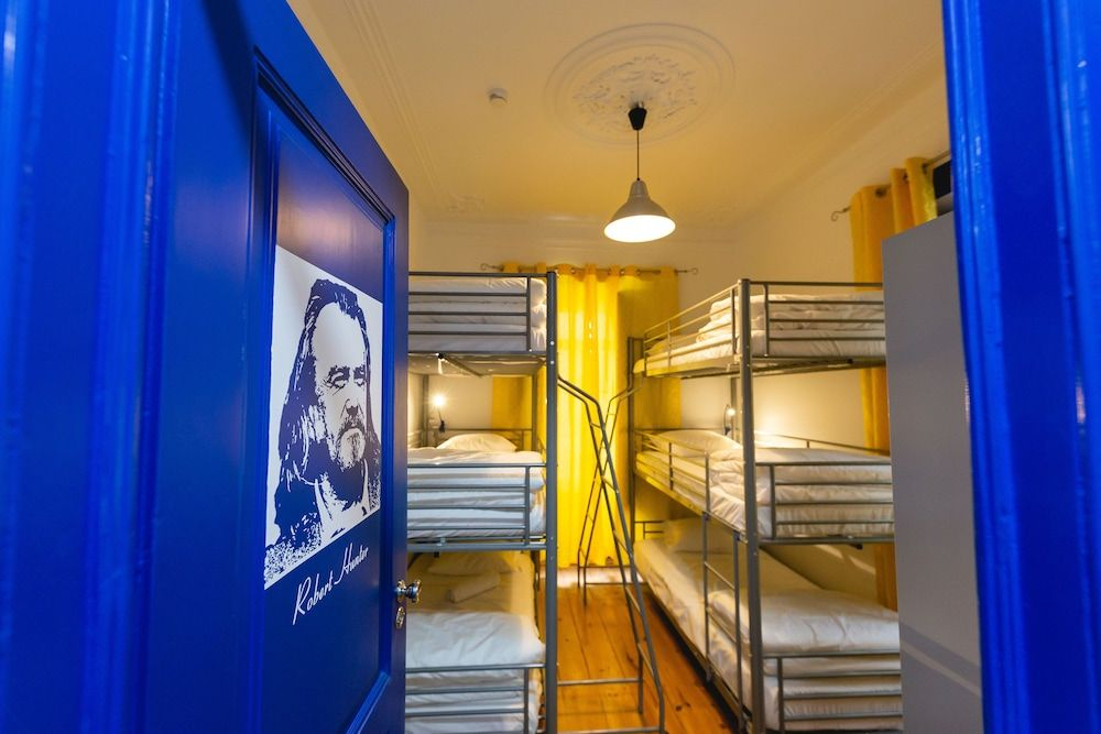 Help Yourself Hostels - Parede