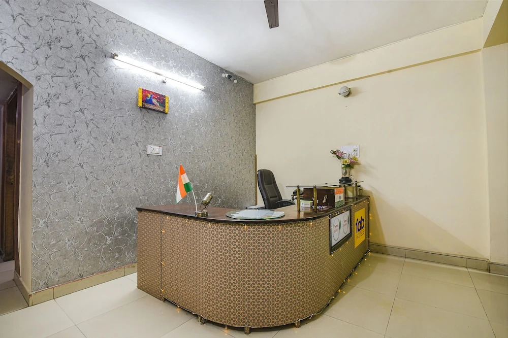 FabHotel Maadhavam Residence