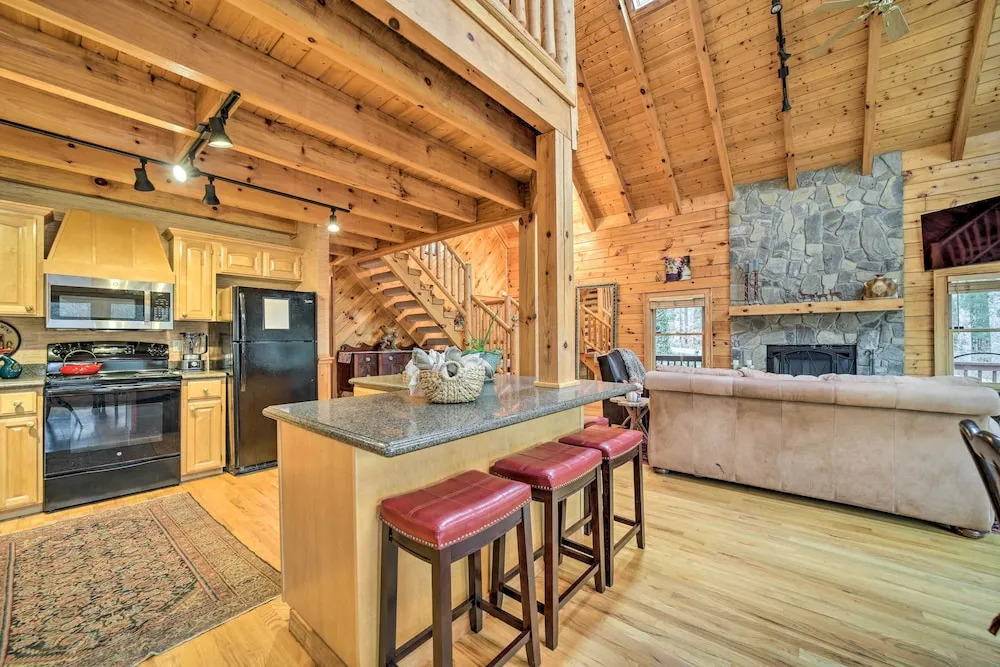 Walk to Golfing: Grand Maggie Valley Cabin