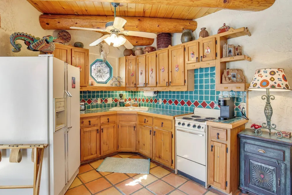 6 Mi to Texas Tech: Studio w/ Shared Pool & Grill