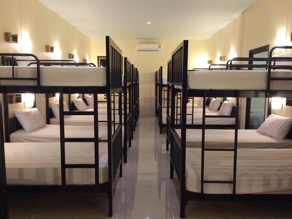 Koh Jum Bungalow & Hostel
