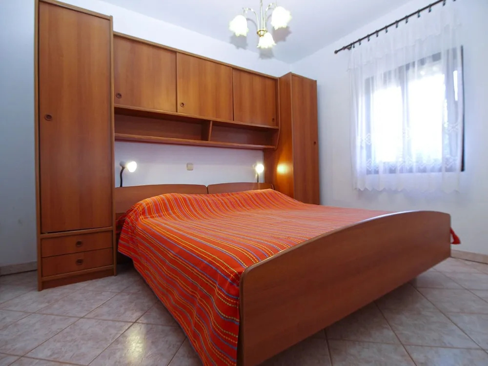 Apartment 1858