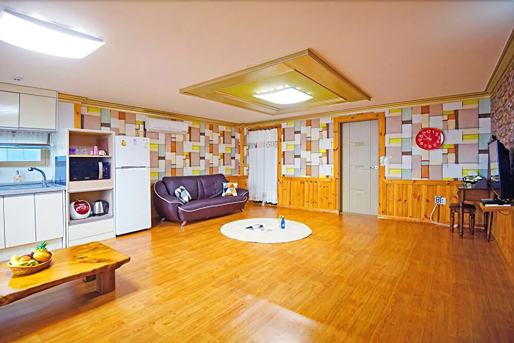 Geoje Dojangpo Pension