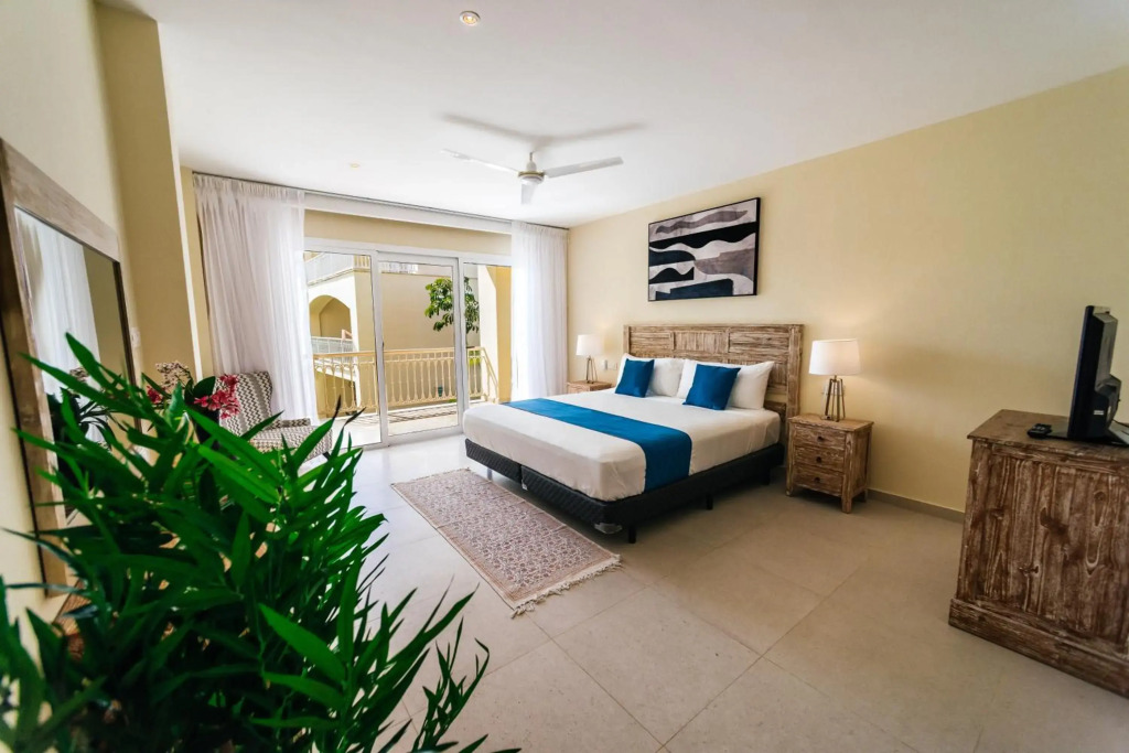New Apartment Sueno pool area private Beach guard