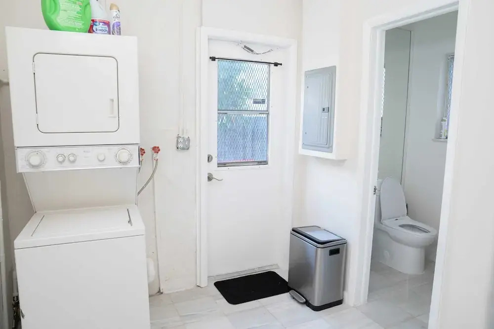 Cozy House With Patio, Fireplace, Parking - Hollywood, Florida