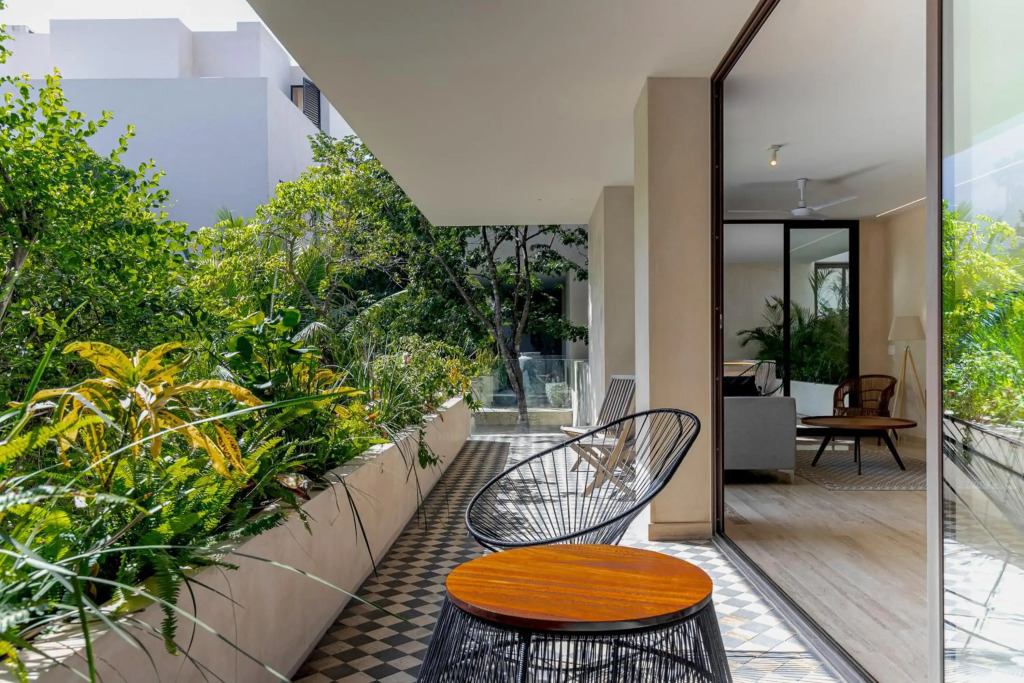 204 Hidden Gem apartment in the heart of Tulum w/ huge private terrace and pool for 6 Pax
