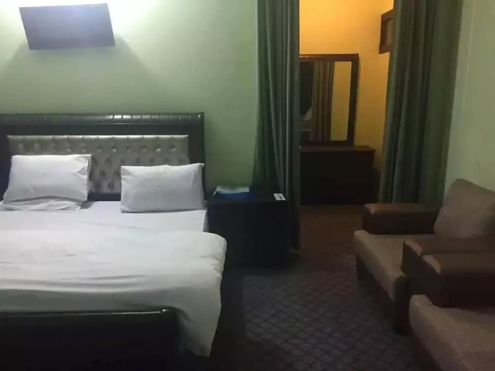 Flora Inn Hotel Naran