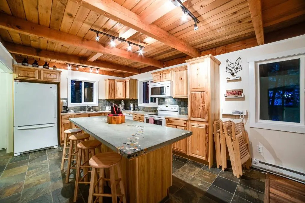 Snowline Cabin 66 - Hot Tub - Wi-Fi - 3 Bedroom - Sleeps 10