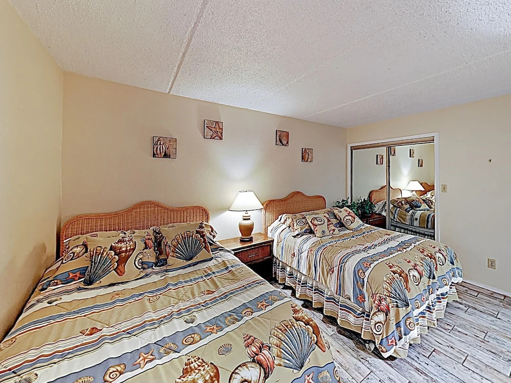 New Listing! All-suite Hideaway W/ Gulf Views 2 Bedroom Condo