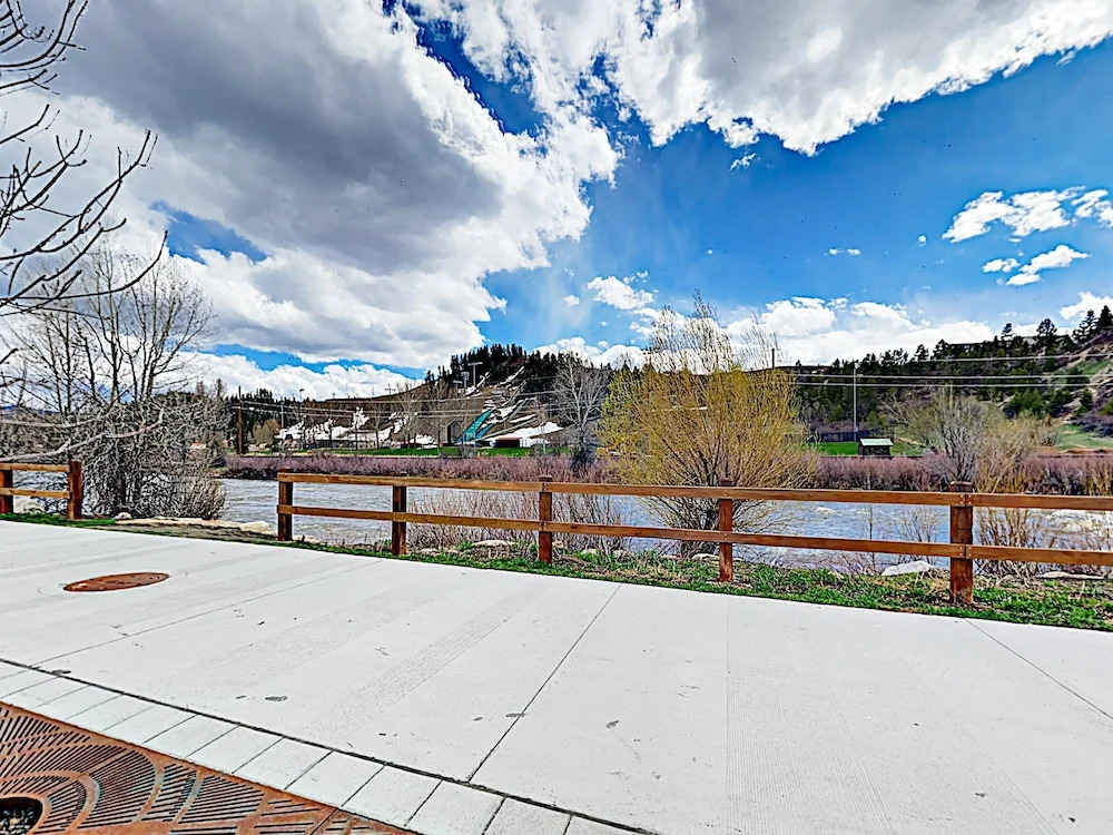 Downtown Gem 2br/2.5ba Overlooking The Yampa River 2 Bedroom Condo