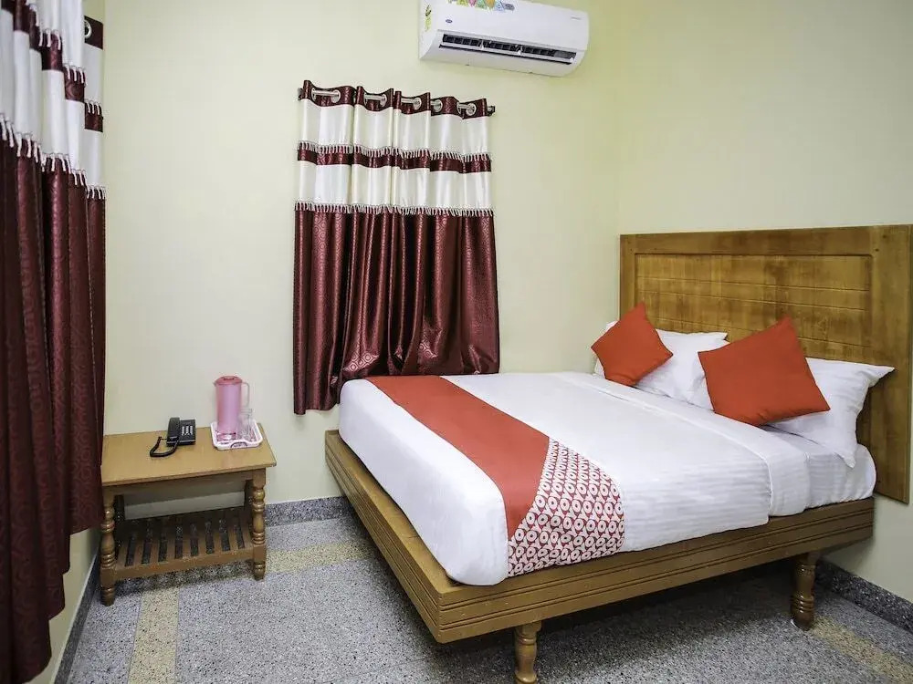 Sri Subbiah Inn By OYO Rooms