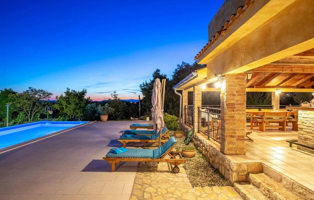 Gorgeous Home In Kras