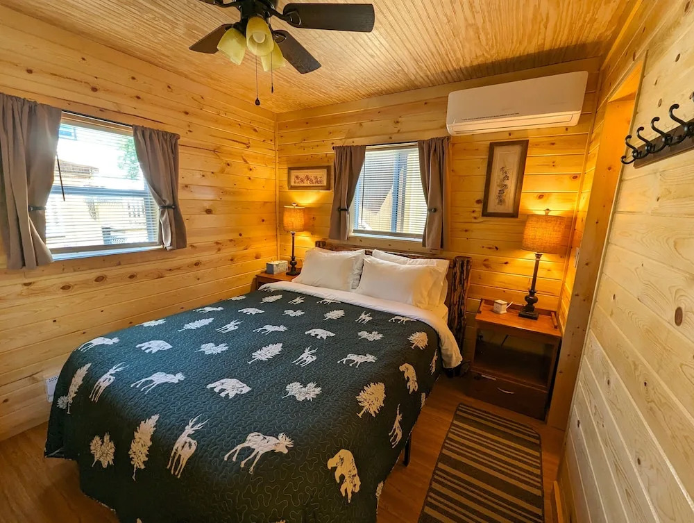 Yellowstones Treasure Cabins