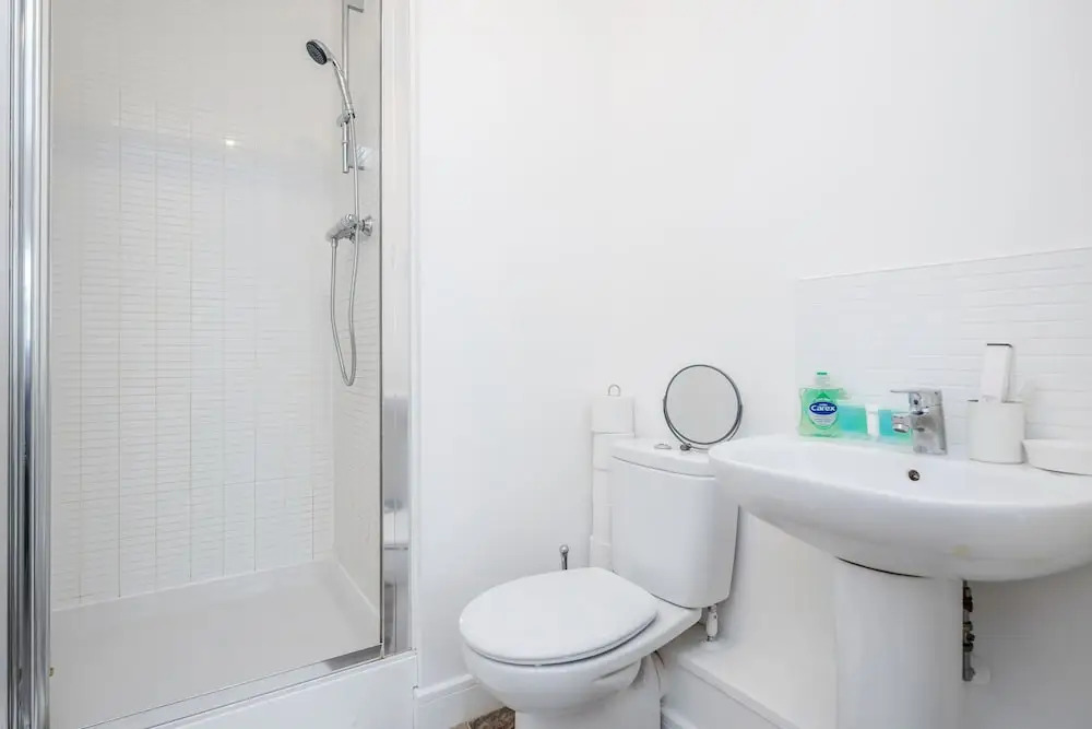 Impeccable 2-bed Apartment in Romford