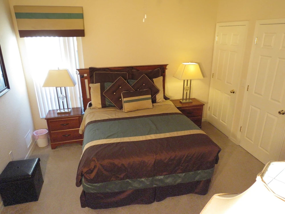 Kissimmee Maingate Area Pool Homes by SVV