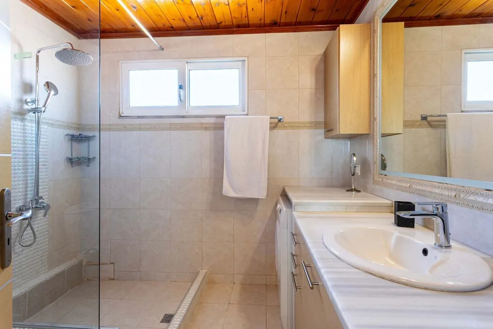 Seaview Nature Retreat - Filiatra s Cozy Hideaway