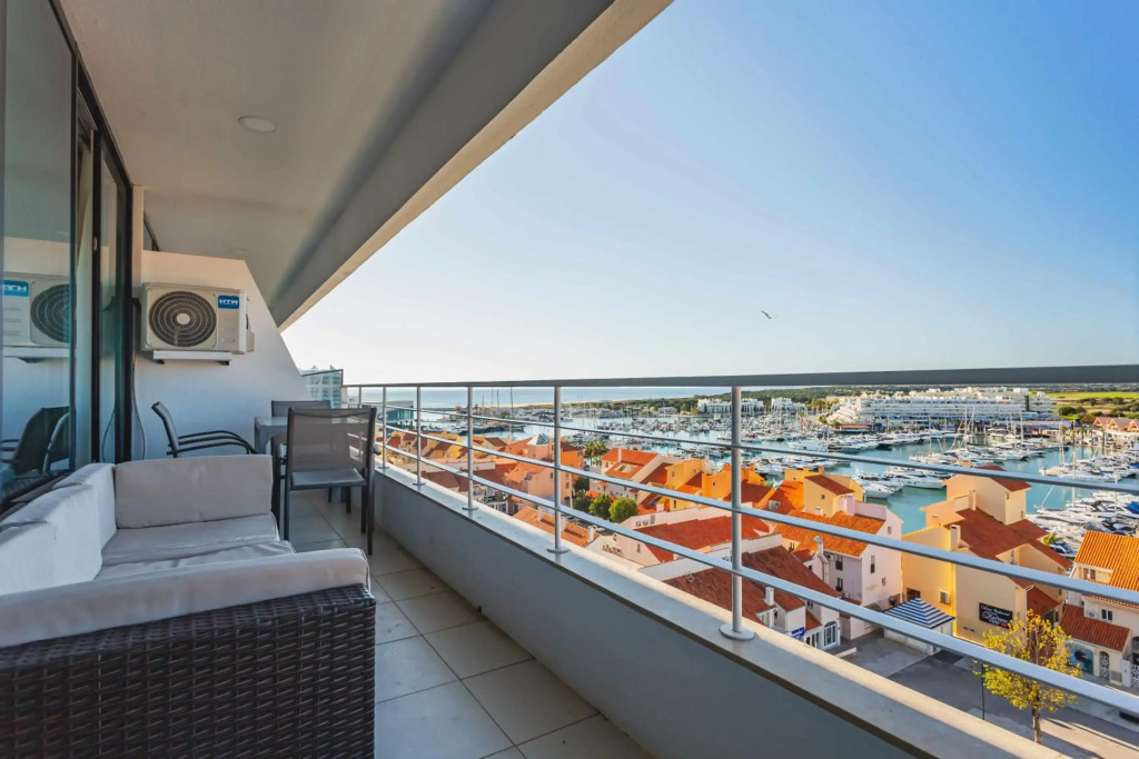 Renovated one bedroom plus one extra bedroom - Marina View Apartment By VilamouraSun